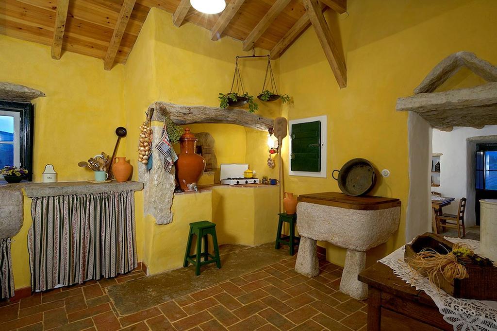 فندق Aldeia Da Mata Pequena مافرا الغرفة الصورة